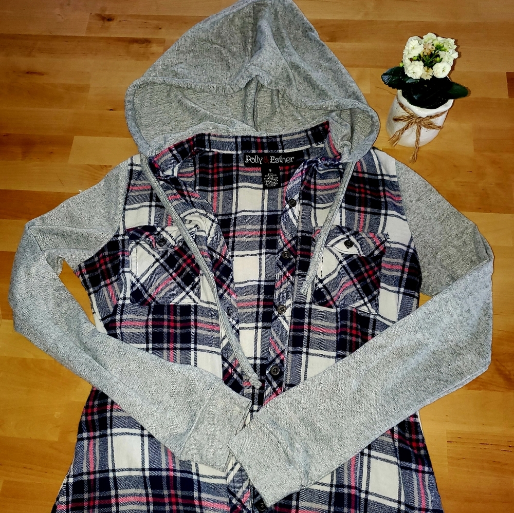 Outsider sweatshirt with hoodie.